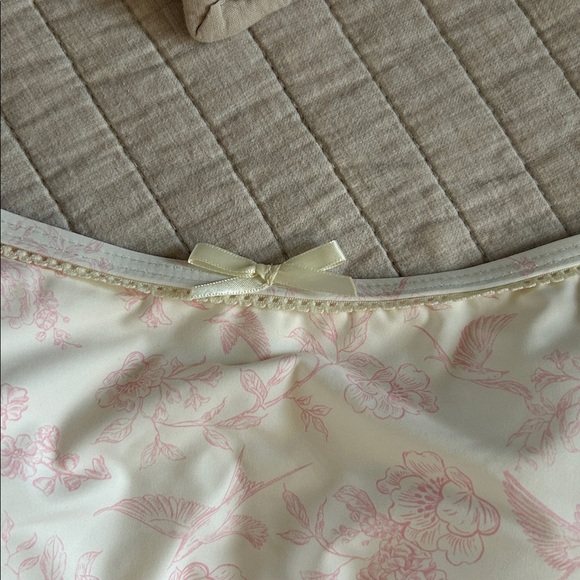 NWT Dippin daisys cream pink floral novelty coquette, one piece swimsuit L - Picture 4 of 13